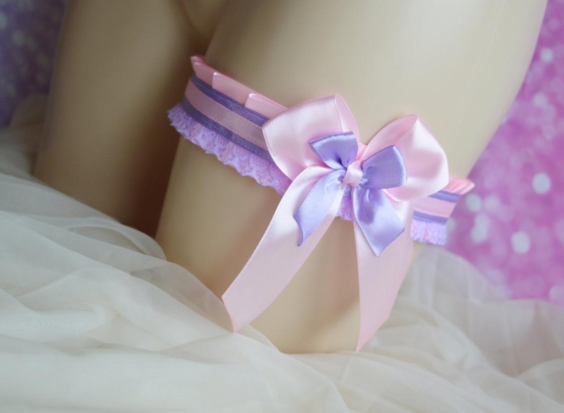Pink pastel garter