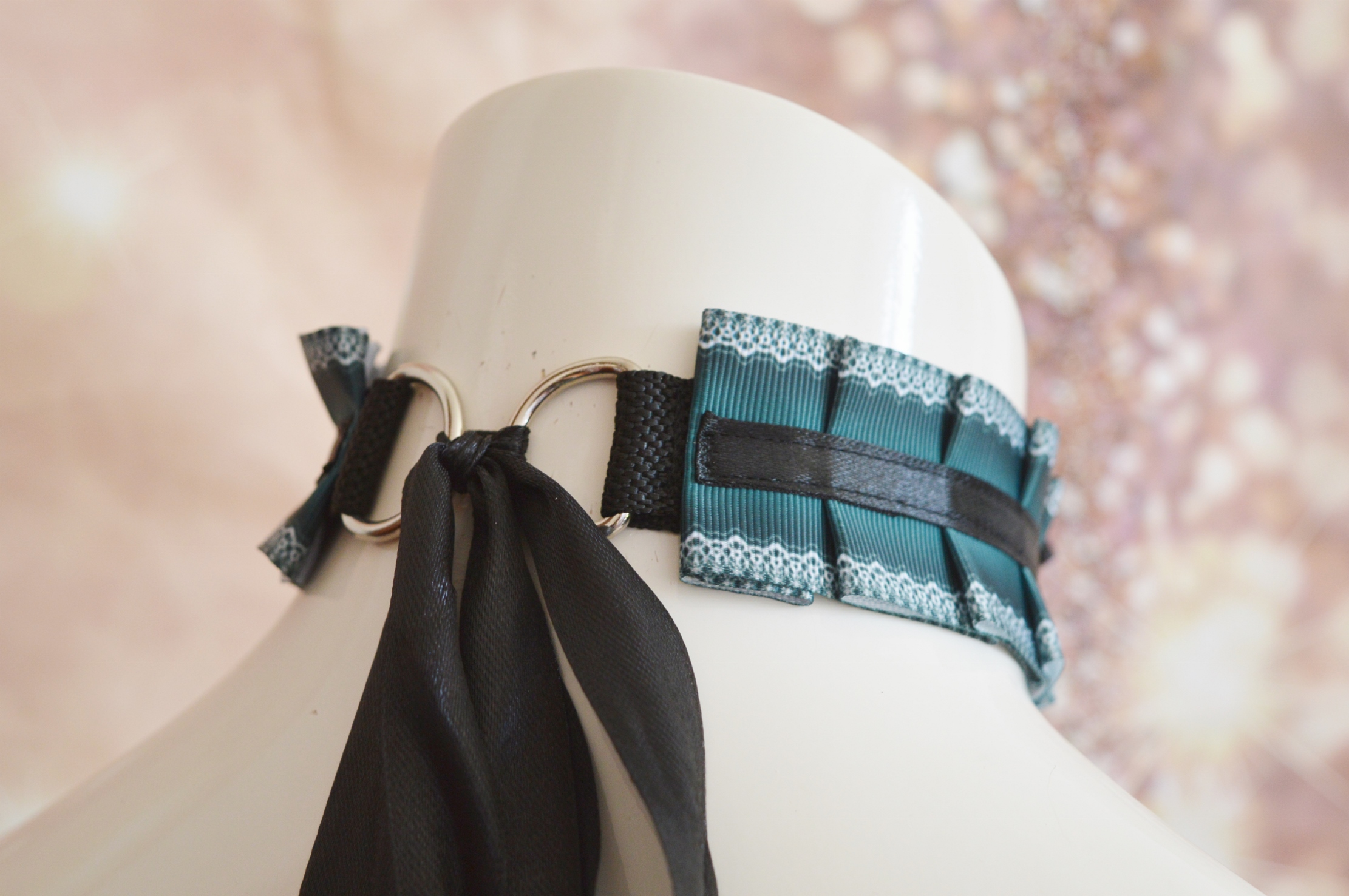 Premade Gothic collar - Green Heart - Goth lolita handmade gear by Nekollars - Image 2
