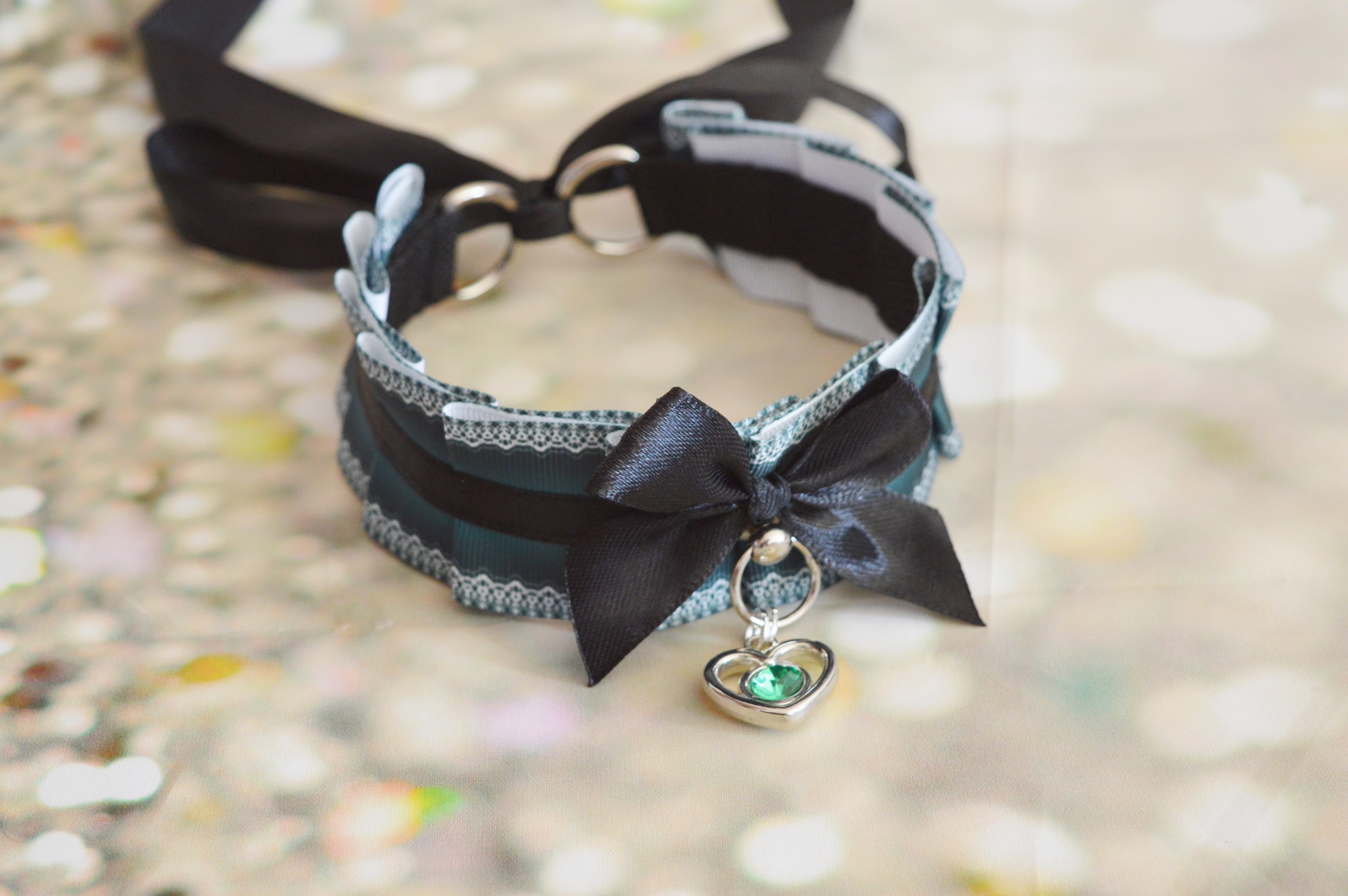 Premade Gothic collar - Green Heart - Goth lolita handmade gear by Nekollars - Image 3